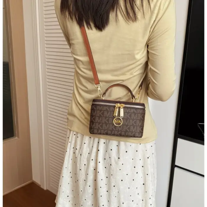 Sac fourre-tout de haute qualité pour femmes, nouveau sac à chaîne matelassé tendance printemps 2026, petit sac carré à bandoulière.