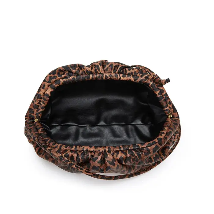 Sac nuage léopard plissé