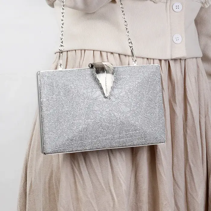 Sac de Cérémonie Argenté de Haute Qualité