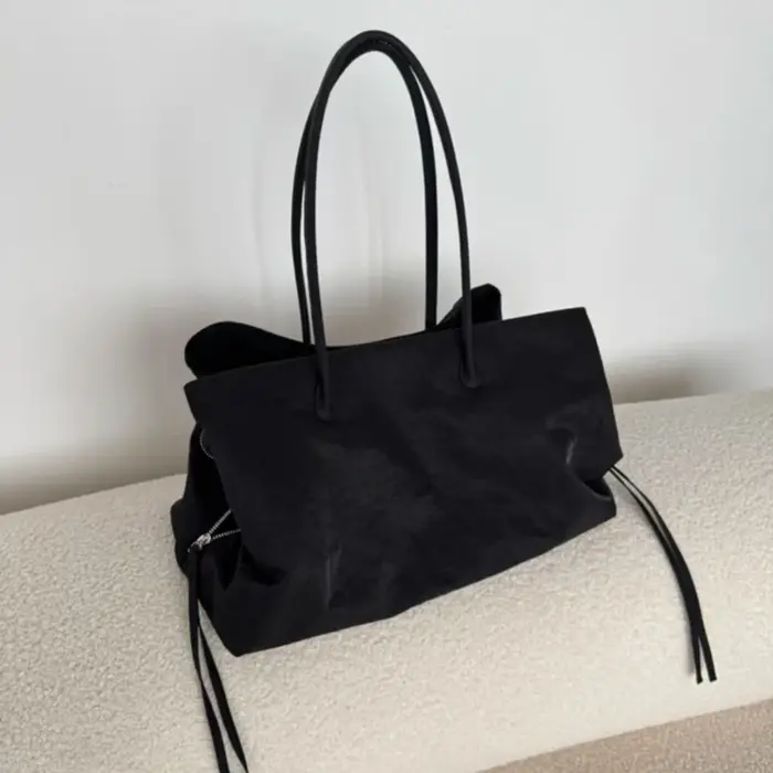 Sac fourre-tout noir uni pour femmes, fourre-tout Cool, nouvelle mode Simple en Nylon, grande capaci