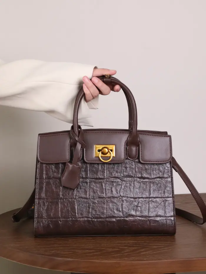 Sac à main de luxe pour femme, nouvelle collection automne/hiver 2026, en cuir verni motif léopard,