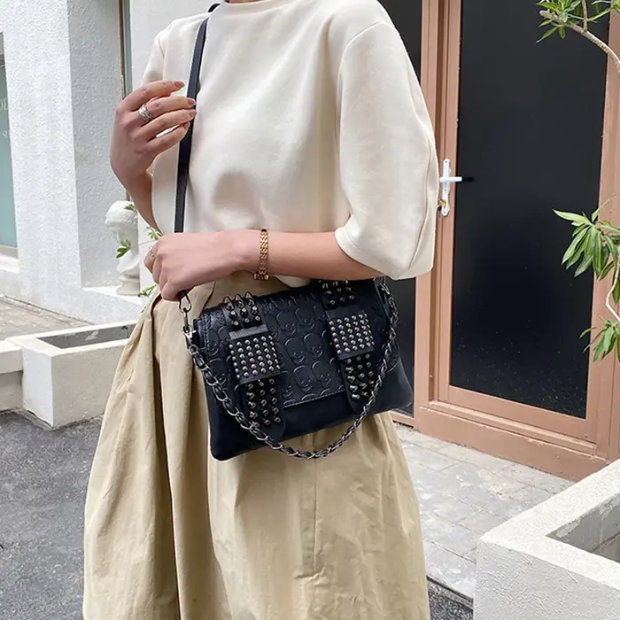 Vintage crâne Rivet sac à bandoulière femmes en cuir PU noir sac