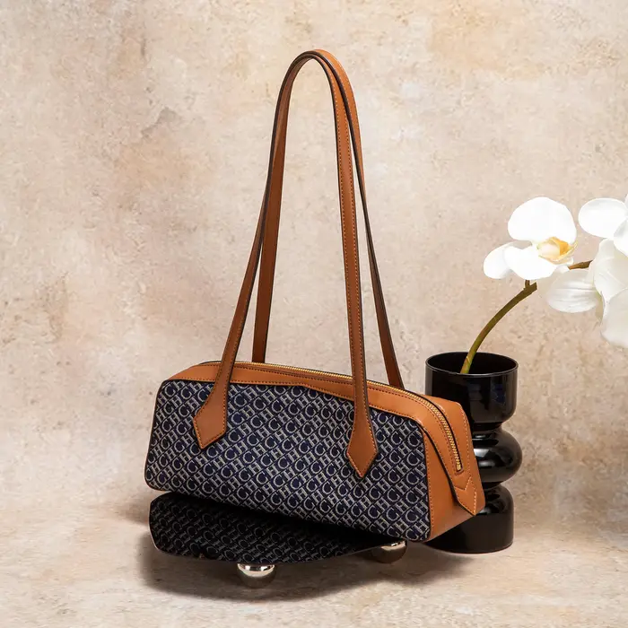 Les sangles ergonomiques en cuir à motifs artistiques combinent des sacs fourre-tout en cuir géométr