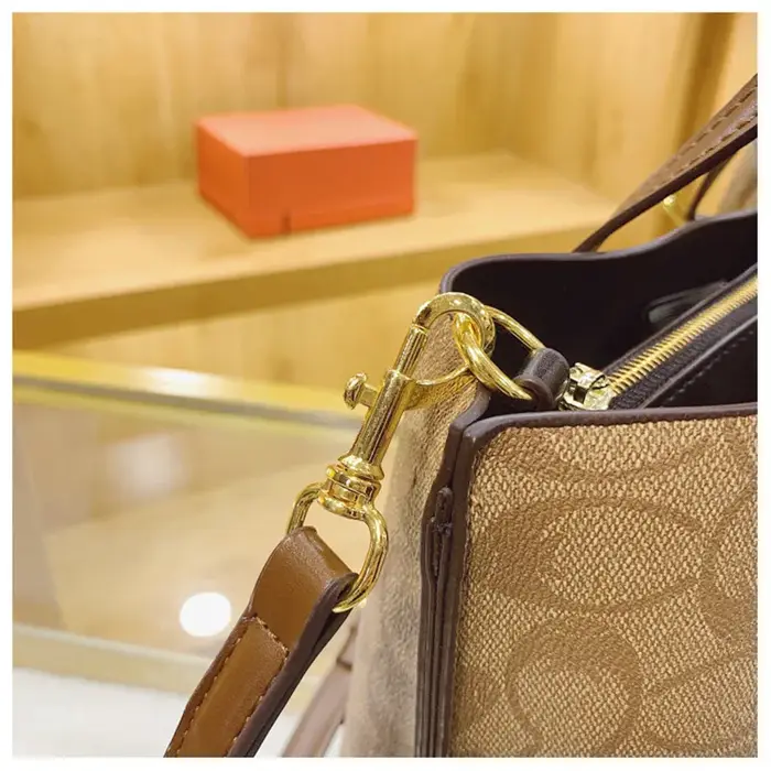 Sac imprimé français 2026 Nouvelle collection européenne et américaine Rétro Luxe Mode Décontractée Sac fourre-tout