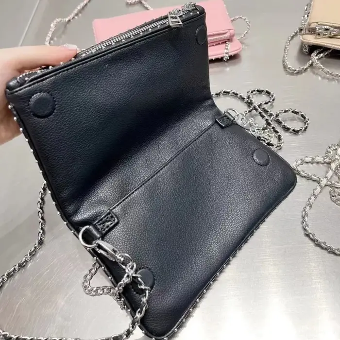 Sac à bandoulière classique en cuir PU noir avec rabat pour femme