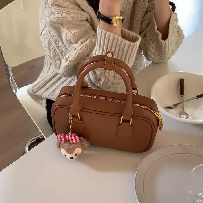 Sac bowling mini tendance Sac à main bandoulière pour femme Design rétro élégant Sensation haut de gamme Sac