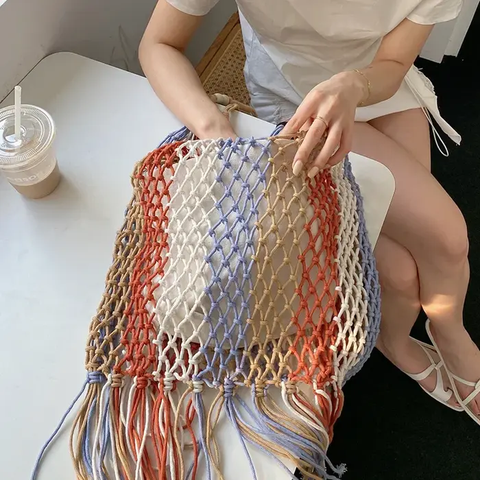 Sacs en résille bohème à pompon pour femmes