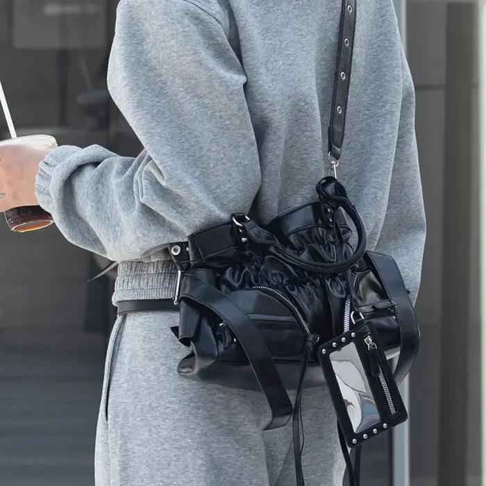 Sac de moto à rivets haut de gamme pour femmes