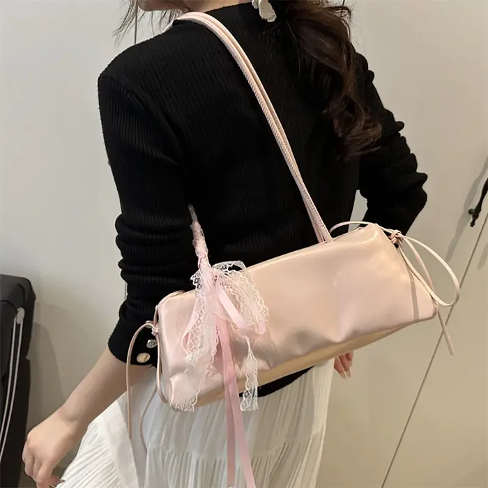 Sac à bandoulière carré en dentelle avec nœud