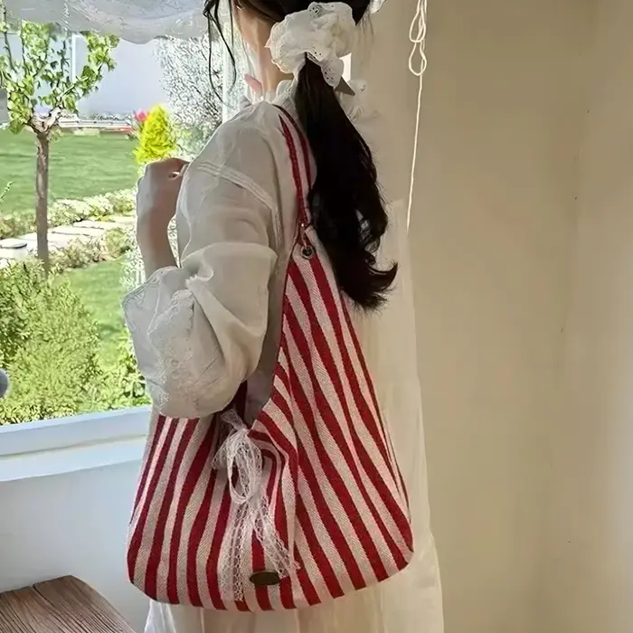 Sac hobo rayé pour femme, sac fourre-tout en toile avec nœud en dentelle, sac à bandoulière réversible pour les courses quotidiennes