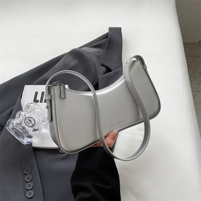 Petits sacs à bandoulière sous les bras mignons pour femmes