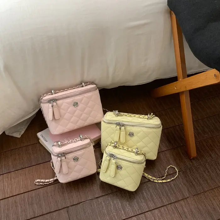 Mini sac à main carré à chaînes
