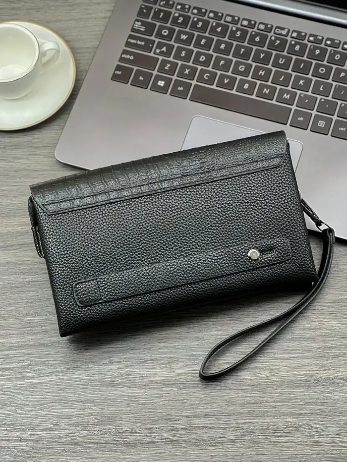 Pochette motif Crocodile à la mode