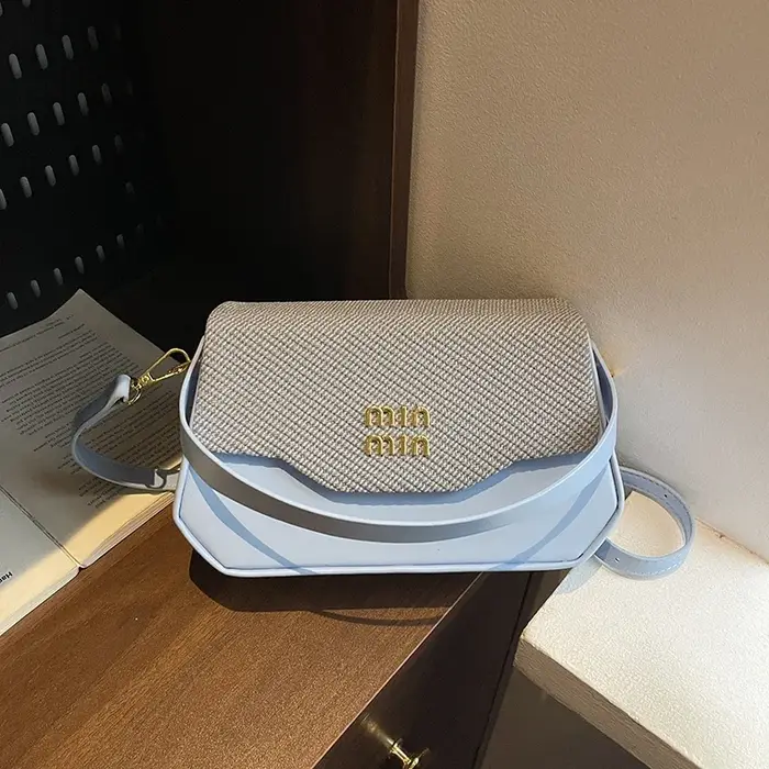 Sac à langer en cuir élégant et unique : Sac messager de luxe à porter en bandoulière pour femme avec logo de créateur vintage et grande capacité de rangement