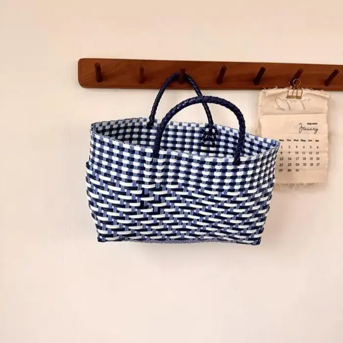 Sac à main en PVC tressé mignon