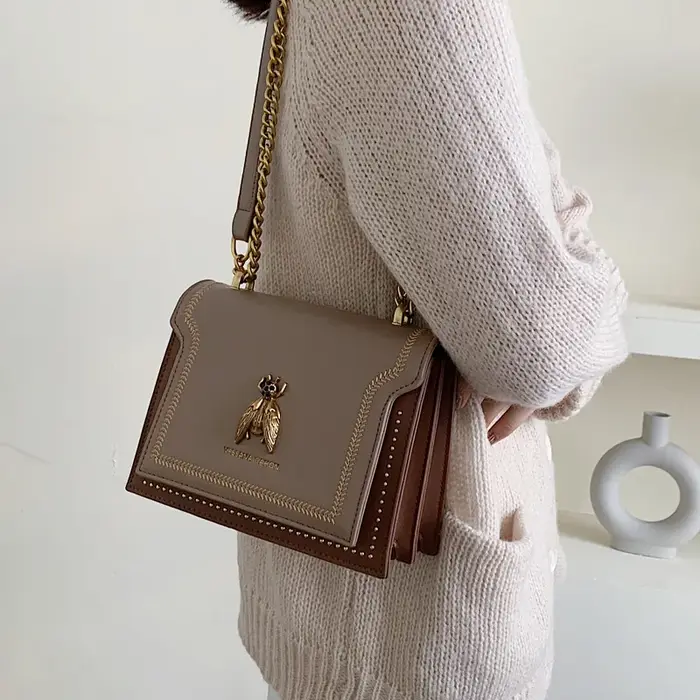 CGCBAG marque de luxe femmes sac à main 2024 nouveau rétro abeille femme sac à bandoulière Simple haute qualité en cuir