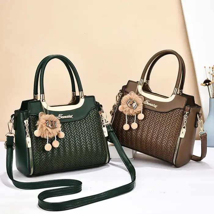 Luxueux sac à bandoulière tissé de grande capacité pour femmes