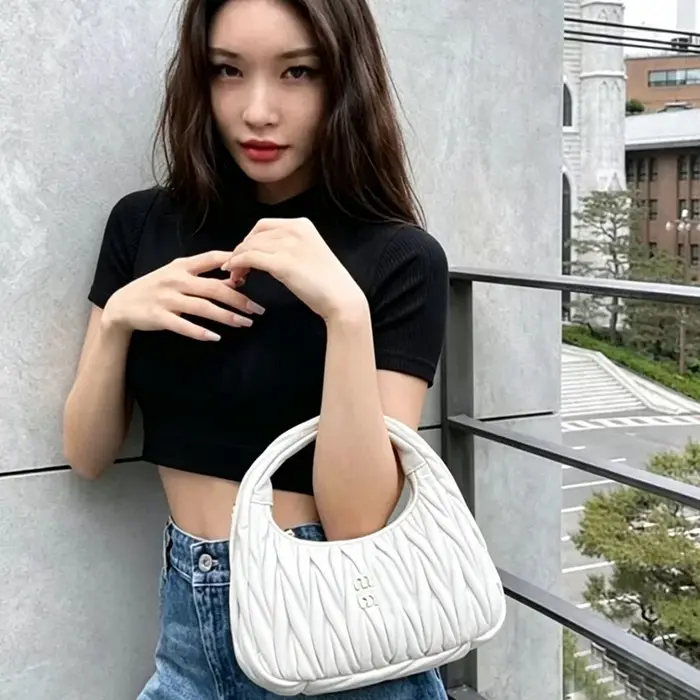 Sac à main tendance pour femme, design à pompons, sac d'épaule haut de gamme, sac sous le bras grande capacité, sac pour femme