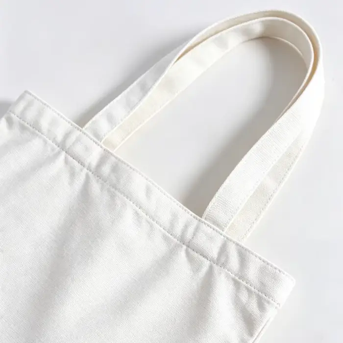 Sac fourre-tout en toile d'inspiration parisienne avec motif Tour Eiffel et imprimé floral