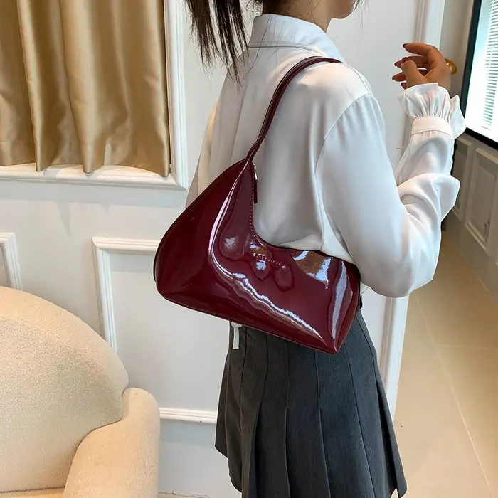 Sac fourre-tout en cuir verni pour femme
