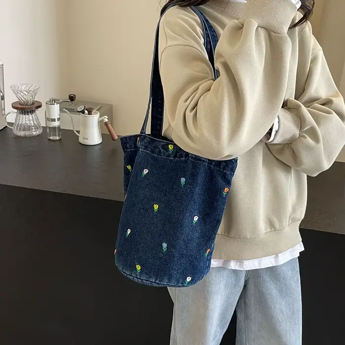 Sac fourre-tout en denim brodé pour dames