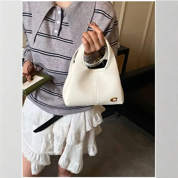 Sac fourre-tout hobo en daim marron pour femme