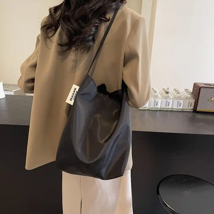Sac à bandoulière fourre-tout de style minimaliste et paresseux