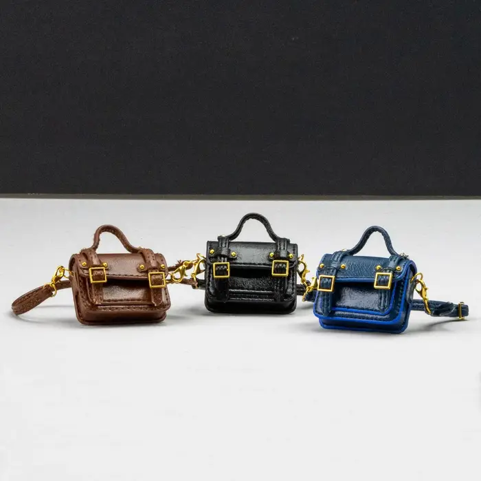Petit sac carré en cuir tricoté à double poche