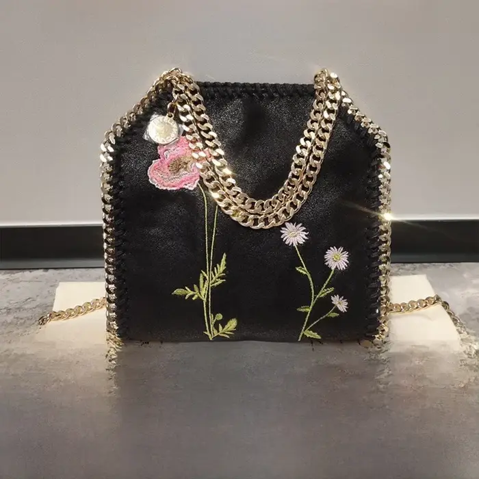 Sac à bandoulière carré moyen Stella 2026 pour femme, brodé, avec chaîne, polyvalent, ouverture zippée