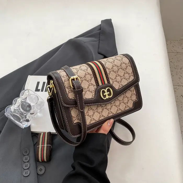 Sac bandoulière classique tendance en PU léger avec rabat