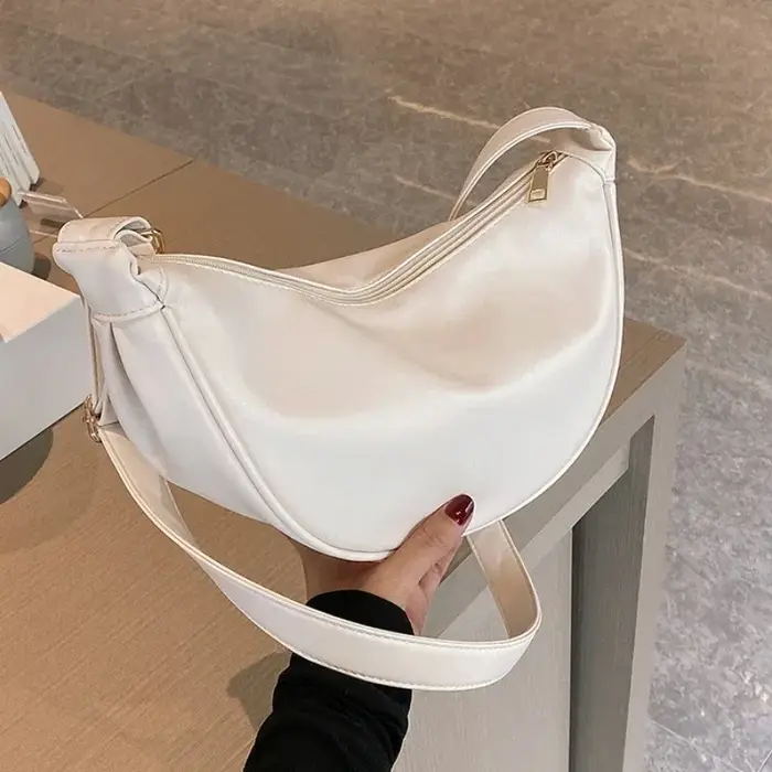 2026 Nouvelle mode femmes Hobos Sac en cuir souple sacs à bandoulière pour femmes large femme demi-l