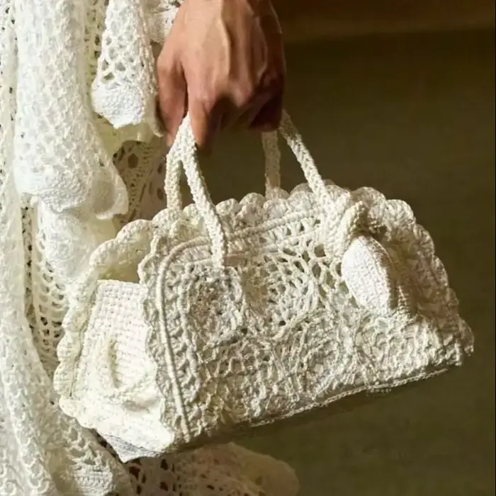 Sac tissé artisanal minimaliste français tendance pour femme